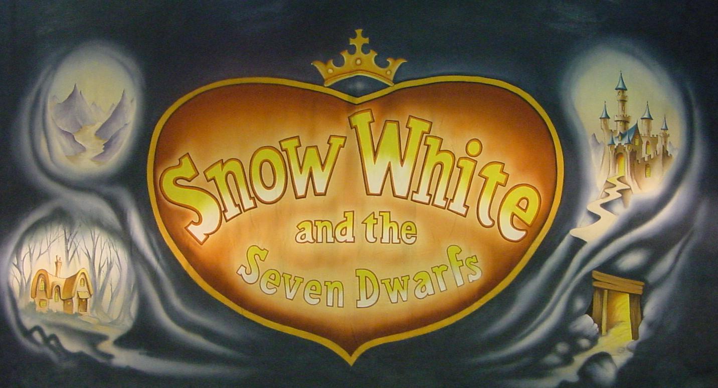 Snow White Show Cloth