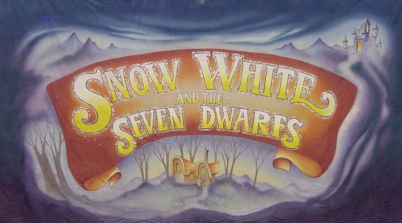 Snow White Show Cloth