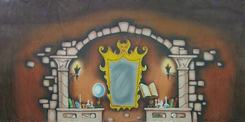 Witches Lair F/C with Gauze Mirror
